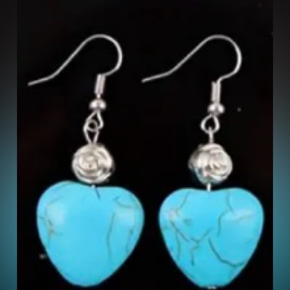 *FREE GIFT GIVEAWAYS* NEW Dangle Heart Earring, Faux Turquoise silverish, rose - Picture 1 of 2